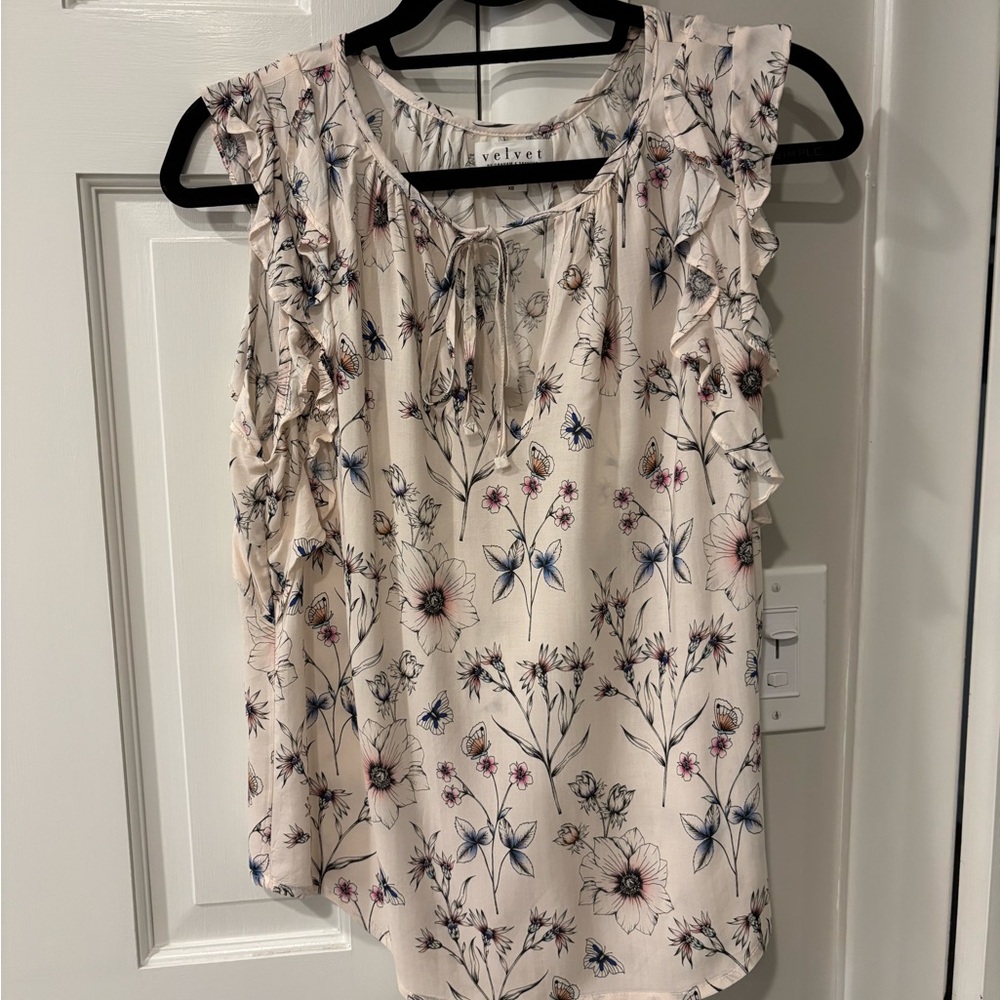 Velvet Floral Ruffle Sleeve Top - Cream